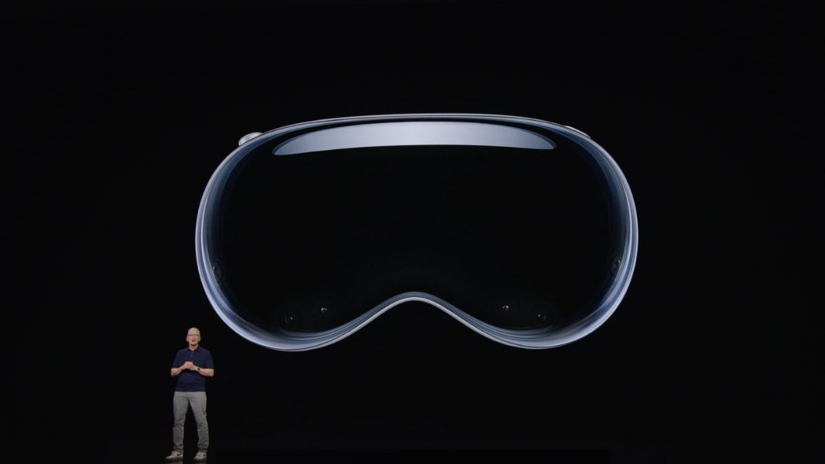 Apple reveló oficialmente su muy esperado visor de realidad mixta, el Apple Vision Pro, durante la Conferencia Mundial de Desarrolladores.