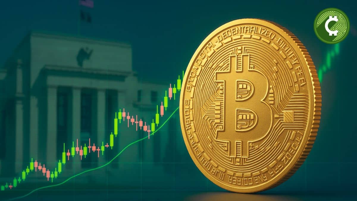 Bitcoin continúa desafiando las expectativas del mercado tradicional. El miércoles, la criptomoneda insignia se mantuvo estable cerca de los $118.000, justo después de que la Reserva Federal de EE.UU. (Fed) anunciara que mantendría las tasas de interés sin cambios, en un rango de 4.25% a 4.5%.