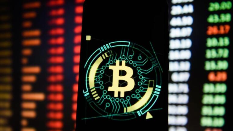 Los rusos están pagando hasta $64.000 por Bitcoin (BTC)