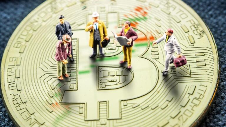 Esta semana vencen $14.000 millones en opciones de bitcoin: ¿Qué significa esto?