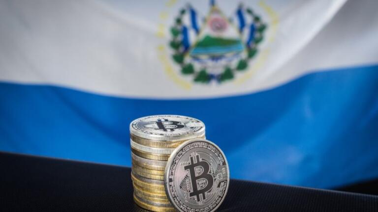 El Salvador aprueba nueva ley para modificar su estrategia de adopción de Bitcoin en cumplimiento con acuerdo del FMI