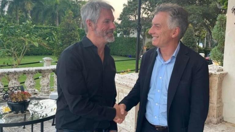 Expresidente argentino se reunió recientemente con el multimillonario de Bitcoin Michael Saylor