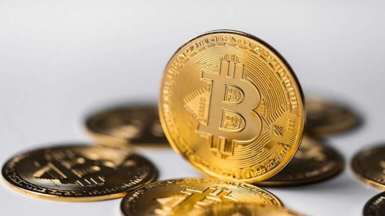 Bitcoin cotiza a $42.5k, ¿es un giro alcista a la vuelta de la esquina para BTC?