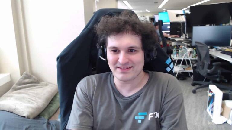 El CEO de FTX, Sam Bankman-Fried, advierte que algunos intercambios de criptomonedas ya son insolventes, y seguirán más
