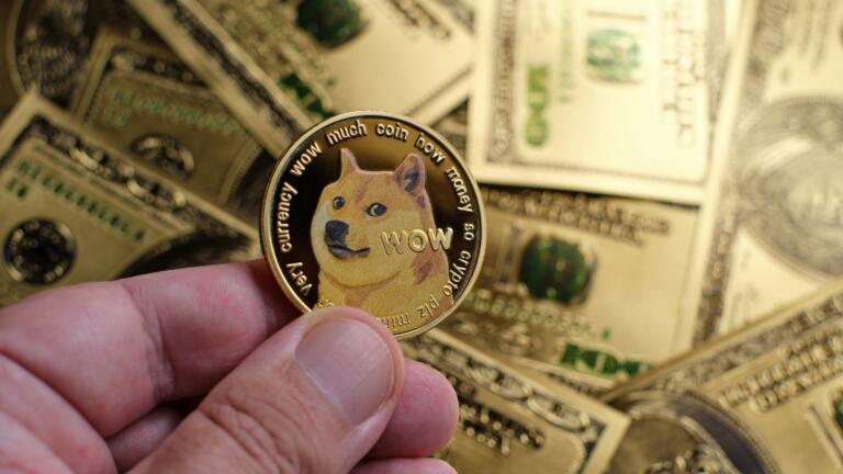CleanCore apuesta fuerte por Dogecoin: adquiere 285 millones de DOGE por $68 millones e inicia su estrategia de tesorería cripto
