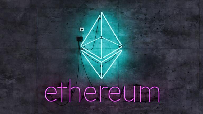 Los fees de Ethereum aumentan 10 veces a medida que el precio se desploma