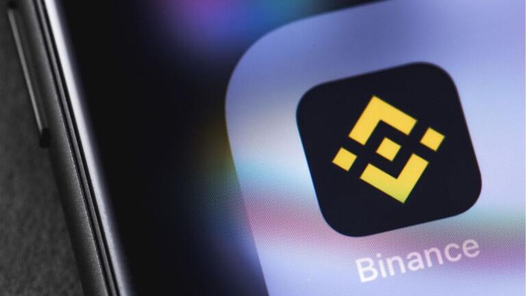 Binance suspendió temporalmente los depósitos de USDT y USDC en la red Solana