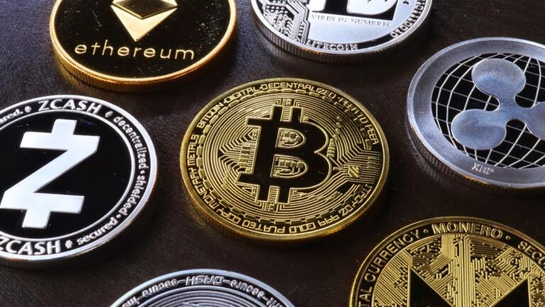 Correlación negativa entre bitcoin y las altcoins podría indicar una nueva caída de precios
