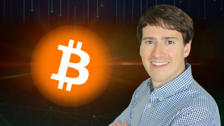 Bitcoin arregla la democracia: director de la Fundación de Derechos Humanos