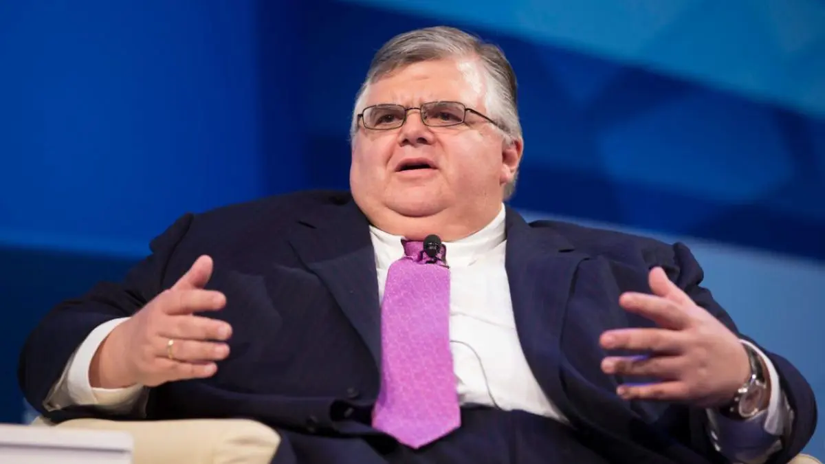 El expresidente del Banco Central de México, Agustín Carstens, cree que las criptomonedas ya han perdido la batalla contra el FIAT.