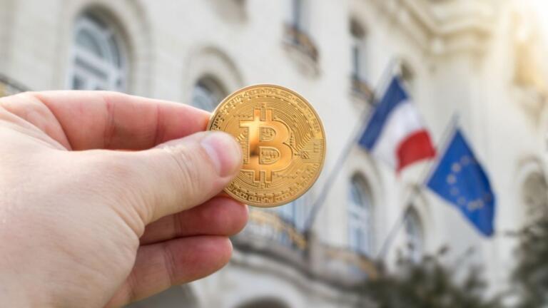 A falta de aprobación de su presidente, Francia ya tiene regulación de criptomonedas