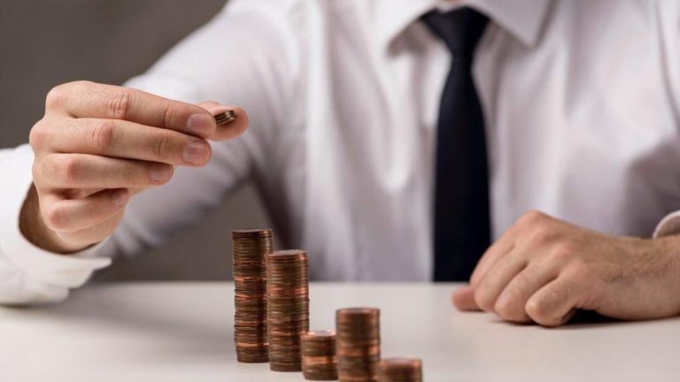Finanzas tradicionales en crisis: Descubriendo el sorprendente ascenso del minimalismo