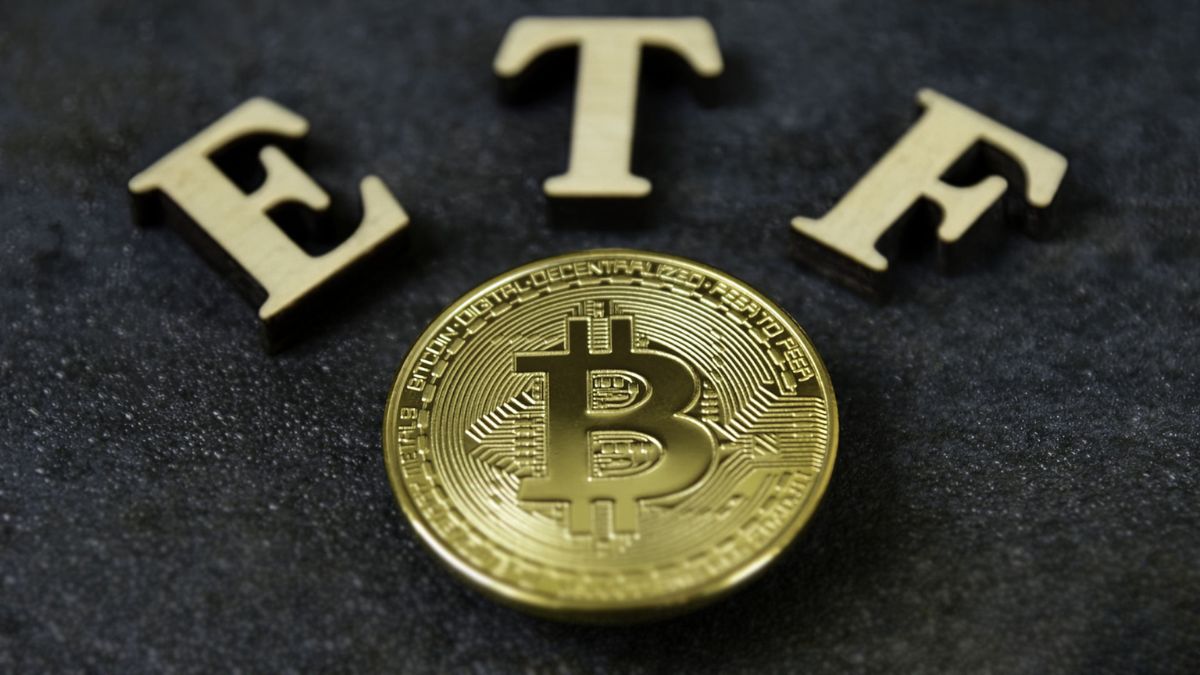 Legisladores de EE. UU. exigen a Gary Gensler la aprobación inmediata de los ETF de Bitcoin al contado