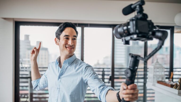 Francia lanza programa de certificación para influencers cripto