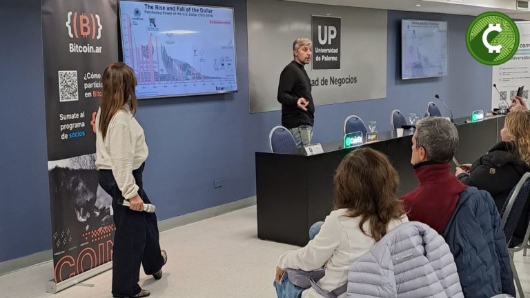 Bitcoin sale del aula porteña y empieza a recorrer las universidades del país